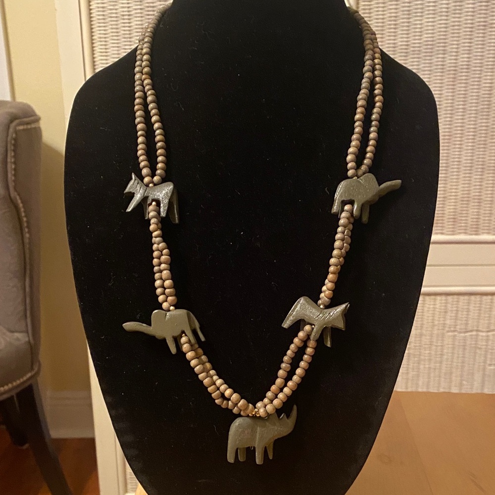 Wooden Elephant Beaded Necklace - Tan